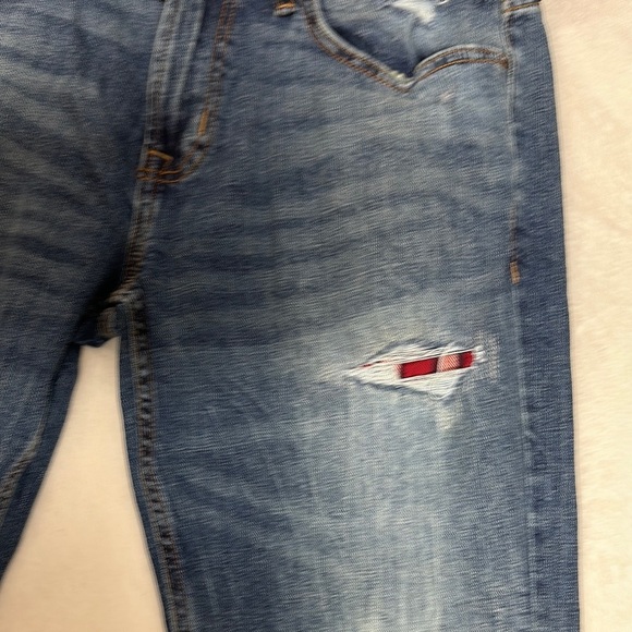 Old Navy Blue Slim Straight Jeans with Distressed Details 32x32 - Picture 2 of 10